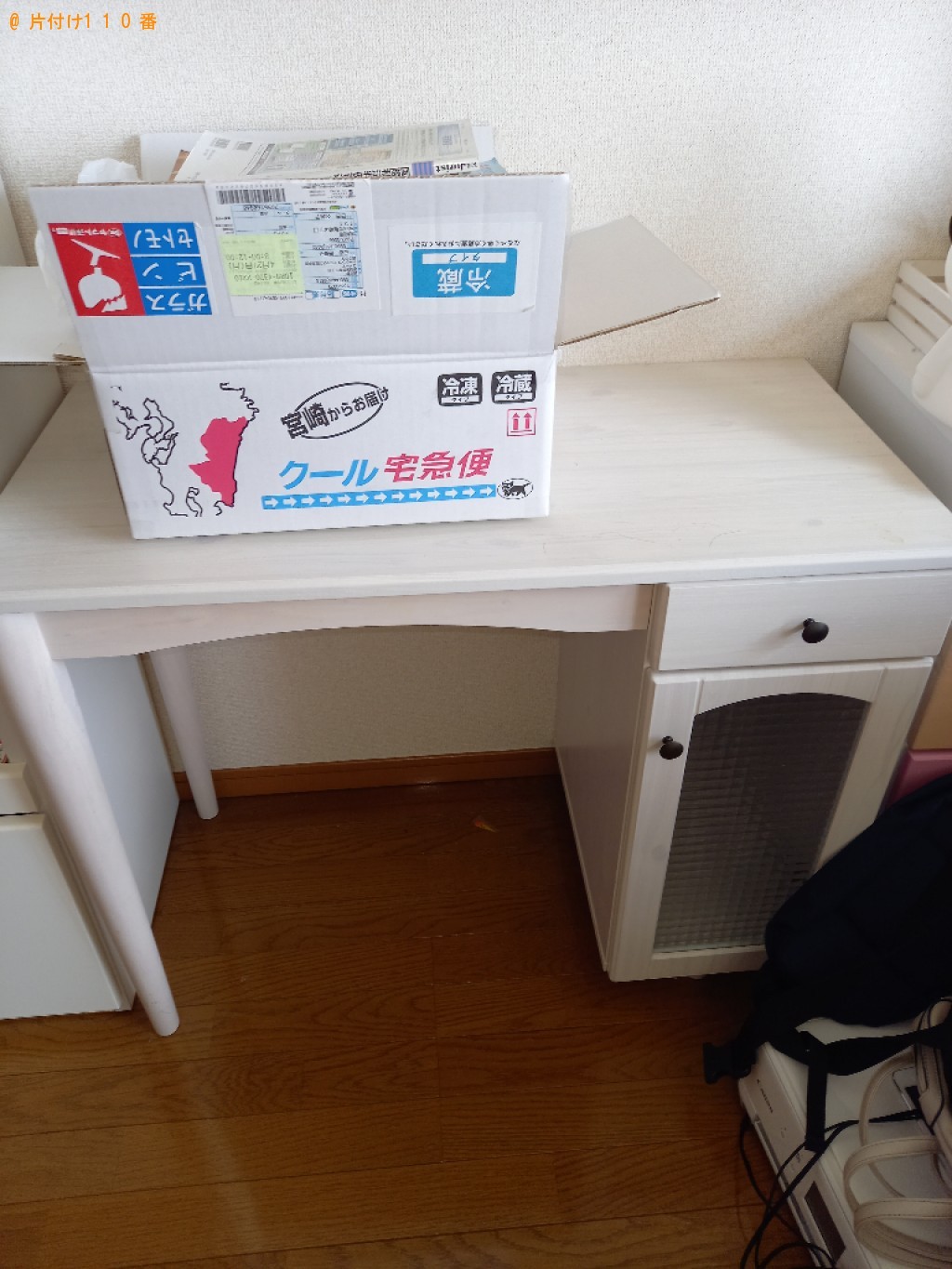 【渋谷区】食器棚、シングルベッドマットレス、椅子、学習机等の回収
