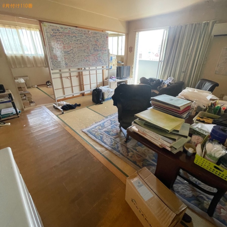 家財一式(テーブル、椅子、テレビ、テレビ台、雑貨等)の回収・処分
