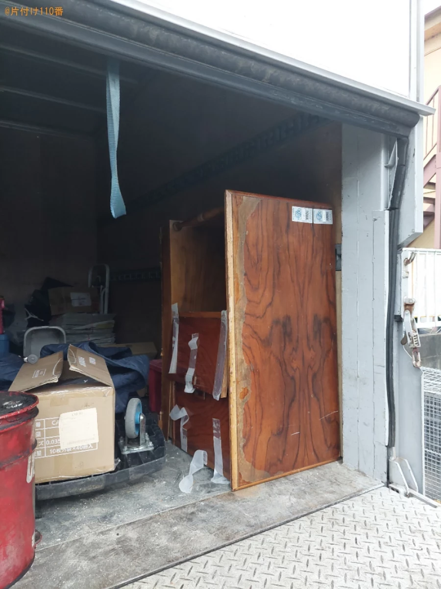【日野市】木製の棚と一体型になっている金庫の回収・処分ご依頼